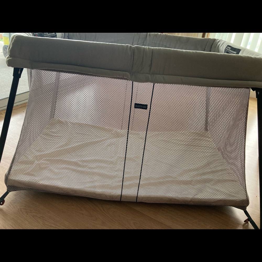 Baby Bjorn travel crib